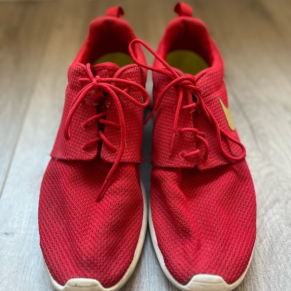 Nike Red Roshes Mens Size 8.5 - Picture 2 of 5